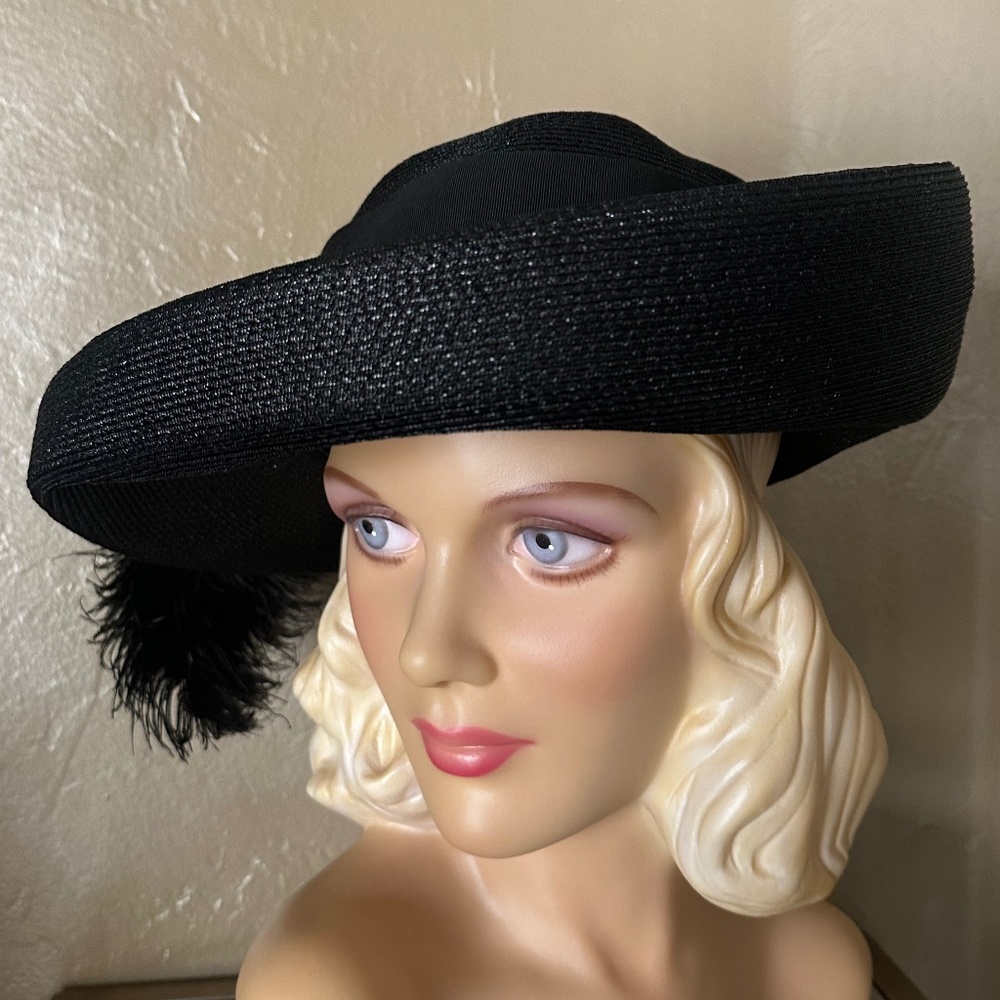 OUTSTANDING 1940s' WIDE BRIM BLACK STRAW HAT WITH LARGE OSTRICH FEATHER
